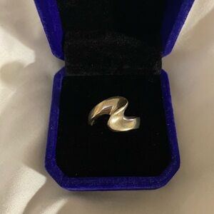 Size 7 925 Sterling Silver Wave Ring